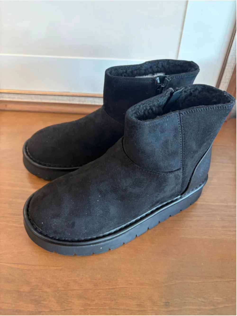 NWT Cat & Jack Honor Black Suede Style Youth Boots Size 2 (Womens 4)